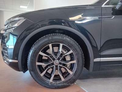 Volkswagen Touareg 3.0 V6 TSI eHybrid Atmosphere PLUG - IN Grigio usata Spinea