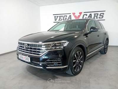 Volkswagen Touareg 3.0 V6 TSI eHybrid Atmosphere PLUG - IN Grigio usata Spinea