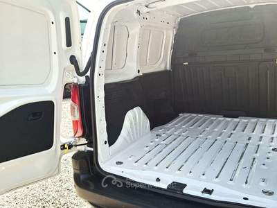 Peugeot Partner VAN L1 BlueHDI 100cv Premium - 3 posti Bianco usata Castiglione delle Stiviere