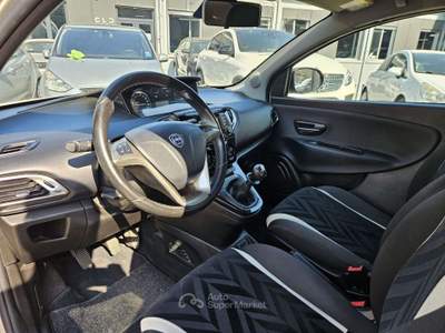 Lancia Ypsilon 1.2 69 CV Opening Edition Beige usata Torino