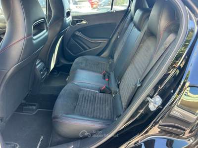 Mercedes-Benz GLA GLA 200 d Automatic 4Matic Premium Nero usata Velletri