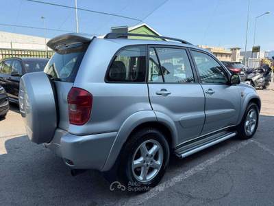 Toyota RAV4 5p 2.0 d-4d 16v Grigio usata Lallio