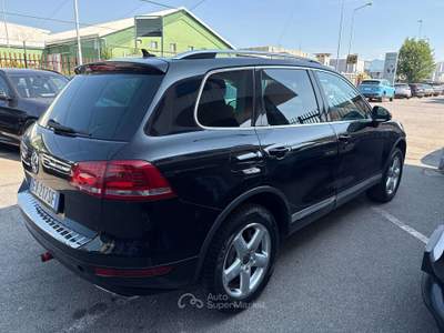 Volkswagen Touareg 3.0 V6 tdi  204cv tiptronic Nero usata Lallio