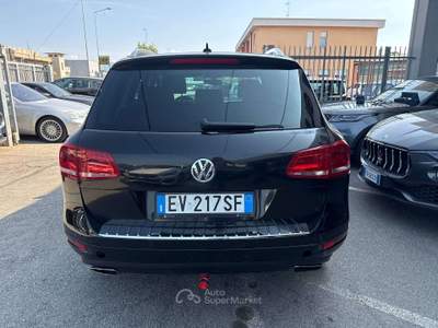 Volkswagen Touareg 3.0 V6 tdi  204cv tiptronic Nero usata Lallio