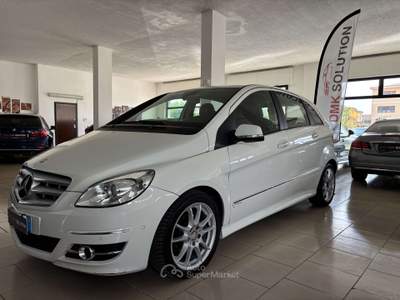 Mercedes-Benz Classe B Premium auto**UNICO PROPIETARIO** Bianco usata Trezzano sul Naviglio