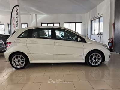 Mercedes-Benz Classe B Premium auto**UNICO PROPIETARIO** Bianco usata Trezzano sul Naviglio