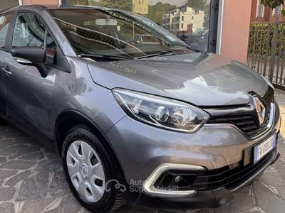 Renault Captur 1.5 dci Sport Edition2 90cv Neo Patentati Km 74000 Grigio usata Lesmo