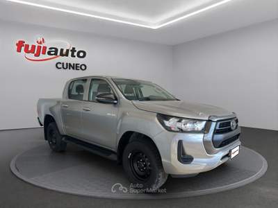 Toyota Hilux Hilux - MY25 Double Cab Comfort 2.8D 204 CV 6 marce Manuale 4WD Argento usata Cuneo