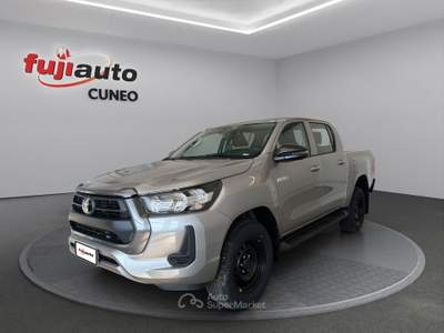 Toyota Hilux Hilux - MY25 Double Cab Comfort 2.8D 204 CV 6 marce Manuale 4WD Argento usata Cuneo