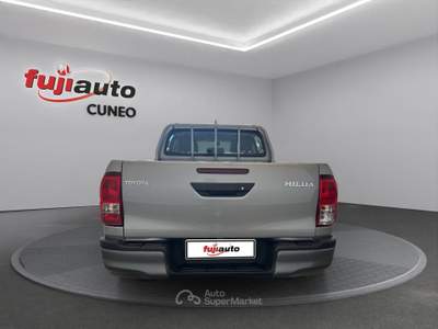 Toyota Hilux Hilux - MY25 Double Cab Comfort 2.8D 204 CV 6 marce Manuale 4WD Argento usata Cuneo