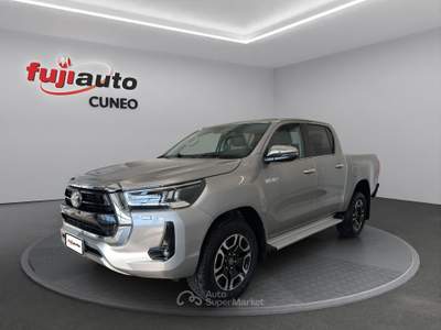 Toyota Hilux Hilux - MY25 Double Cab Executive 48V 2.8D 204 CV 6 marce Automatico 4WD Argento usata Cuneo