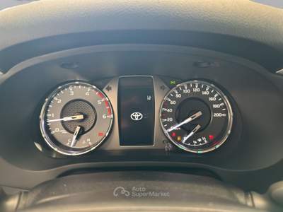 Toyota Hilux Hilux - MY25 Double Cab Executive 48V 2.8D 204 CV 6 marce Automatico 4WD Argento usata Cuneo