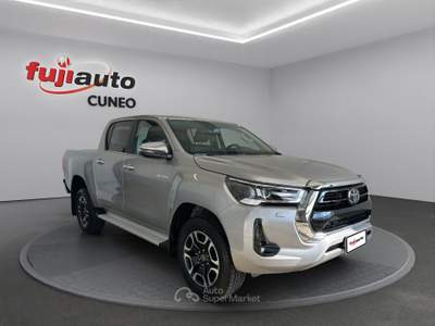 Toyota Hilux Hilux - MY25 Double Cab Executive 48V 2.8D 204 CV 6 marce Automatico 4WD Argento usata Cuneo