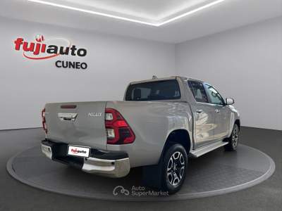 Toyota Hilux Hilux - MY25 Double Cab Executive 48V 2.8D 204 CV 6 marce Automatico 4WD Argento usata Cuneo
