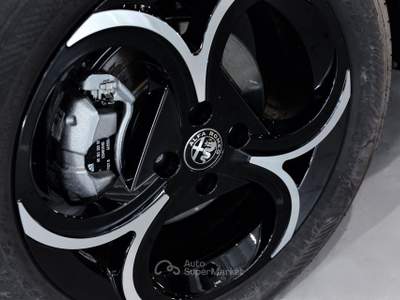 Alfa Romeo Junior Junior 1.2 ibrida Speciale 145cv edct6 Bianco usata Borgaro Torinese