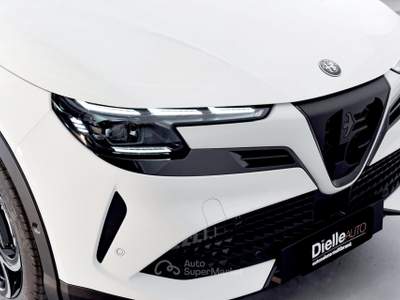 Alfa Romeo Junior Junior 1.2 ibrida Speciale 145cv edct6 Bianco usata Borgaro Torinese