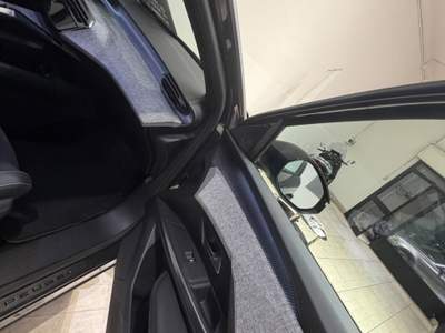 Peugeot 3008 Hybrid 136 e-DCS6 GT Grigio usata Mondragone