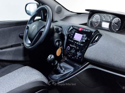 Lancia Ypsilon Ypsilon 1.0 firefly hybrid Silver s&s 70cv Rosso usata Borgaro Torinese