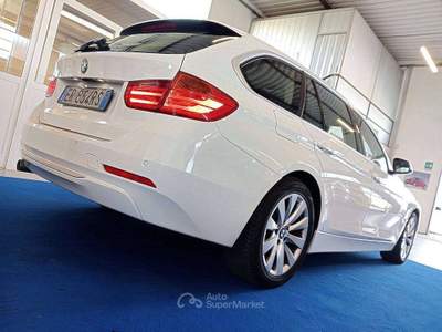 BMW Serie 3 318d 318 D Touring MODERN MANUALE LED 17" NAVI Bianco usata Creazzo
