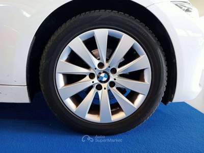 BMW Serie 3 318d 318 D Touring MODERN MANUALE LED 17" NAVI Bianco usata Creazzo