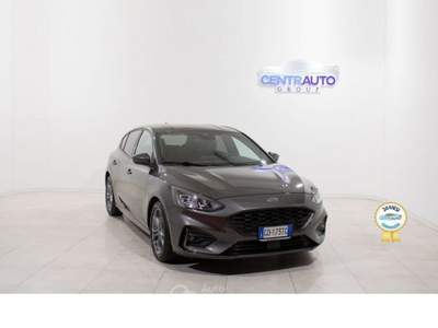 Ford Focus Focus 1.0 EcoBoost Hybrid 125cv ST-Line Grigio usata Galatina