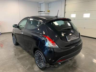 Lancia Ypsilon 1.0 Benzina Hybrid Ecochic Gold 5 Porte Nero usata Qualiano