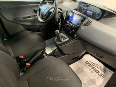 Lancia Ypsilon 1.0 Benzina Hybrid Ecochic Gold 5 Porte Nero usata Qualiano