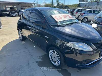 Lancia Ypsilon GPL Gold Nero usata Qualiano