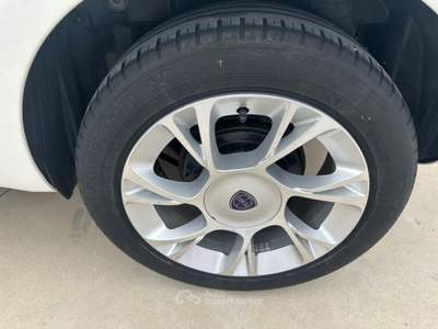 Lancia Ypsilon 95 CV 5P. S&S Elefantino Bianco usata Qualiano