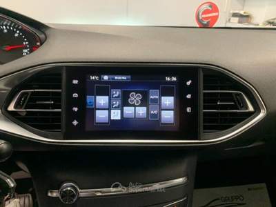 Peugeot 308 1.6 Diesel Automatico EAT6 Business Grigio usata Qualiano