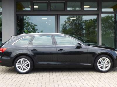 Audi A4 Avant 2.0 TDI 150 CV S-Tronic Nero usata Quattro Castella