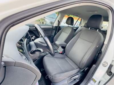 Volkswagen Golf 5p. Trendline BlueMotion Technology Bianco usata Massarosa