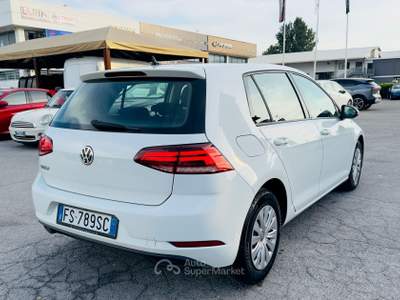 Volkswagen Golf 5p. Trendline BlueMotion Technology Bianco usata Massarosa