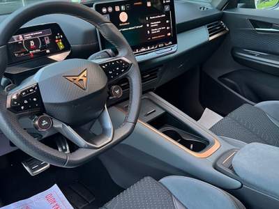 Cupra Born 79kWh 326 CV VZ T-stock 2025 Oro usata Gela