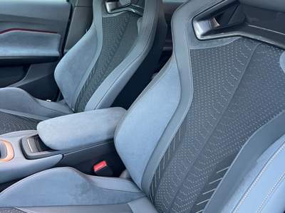 Cupra Born 79kWh 326 CV VZ T-stock 2025 Oro usata Gela