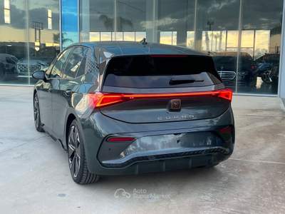 Cupra Born 79kWh 326 CV VZ T-stock 2025 Oro usata Gela