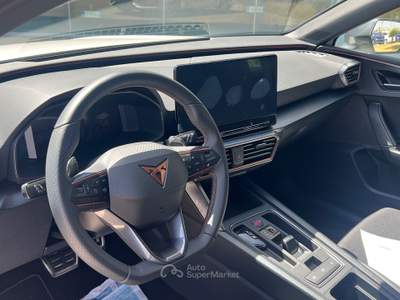 Cupra Leon Sportstourer 1.4 e-HYBRID 204 CV DSG - T-stock 2025 Bianco usata Gela
