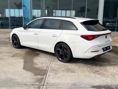 Cupra Leon Sportstourer 1.4 e-HYBRID 204 CV DSG T-stock 2025 Bianco usata Gela