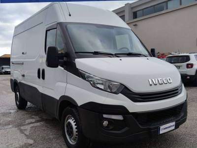 Iveco Daily 35S12 VH2 FURGONE PASSO MEDIO TETTO ALTO 3 POSTI 2018 Bianco usata Corato