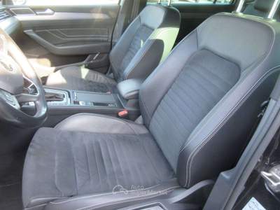 Volkswagen Passat Passat VIII 2019 Variant 2.0 tdi Executive 150cv dsg Nero usata Medolla