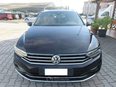Volkswagen Passat Passat VIII 2019 Variant 2.0 tdi Executive 150cv dsg Nero usata Medolla