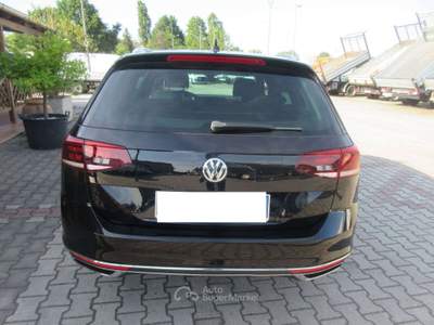 Volkswagen Passat Passat VIII 2019 Variant 2.0 tdi Executive 150cv dsg Nero usata Medolla