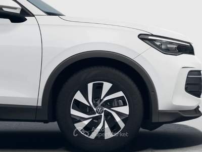 Volkswagen Tiguan VOLKS TIGUAN 1.5 ETSI R-LINE 150CV DSG Tiguan 1.5 etsi R-Line 150cv dsg Bianco usata Roma