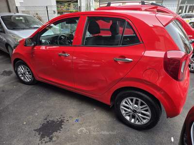 Kia Picanto 5 porte Urban Rosso usata Atripalda