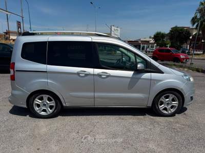 Ford Tourneo Courier TITANIUM 5POSTI AUTO 1.5TDCI 75CV Grigio usata giugliano in campania