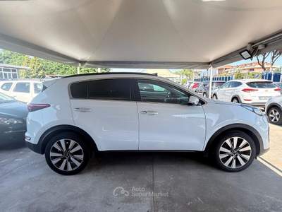 Kia Sportage 2WD Class Bianco usata Giugliano in Campania