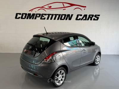 Lancia Ypsilon 5 porte GPL Ecochic Gold Grigio usata Torino