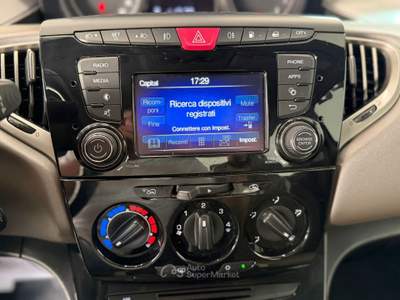 Lancia Ypsilon 5 porte GPL Ecochic Gold Grigio usata Torino