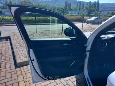 Alfa Romeo Stelvio Alfa Romeo Stelvio 2.2 TDI 190 Cv AT8 Q4 Super Business Bianco usata Corciano