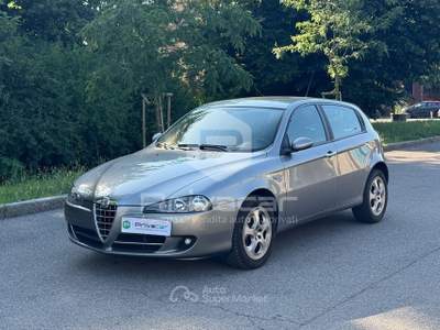Alfa Romeo 147 ALFA ROMEO 147 1.6 16V TS (105) 5 porte Progression Grigio usata Milano
